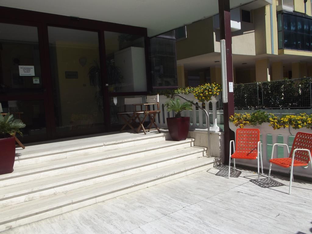 Hotel Villa Livia Rimini Esterno foto
