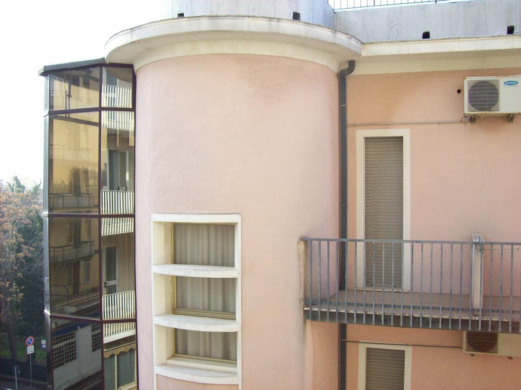 Hotel Villa Livia Rimini Esterno foto